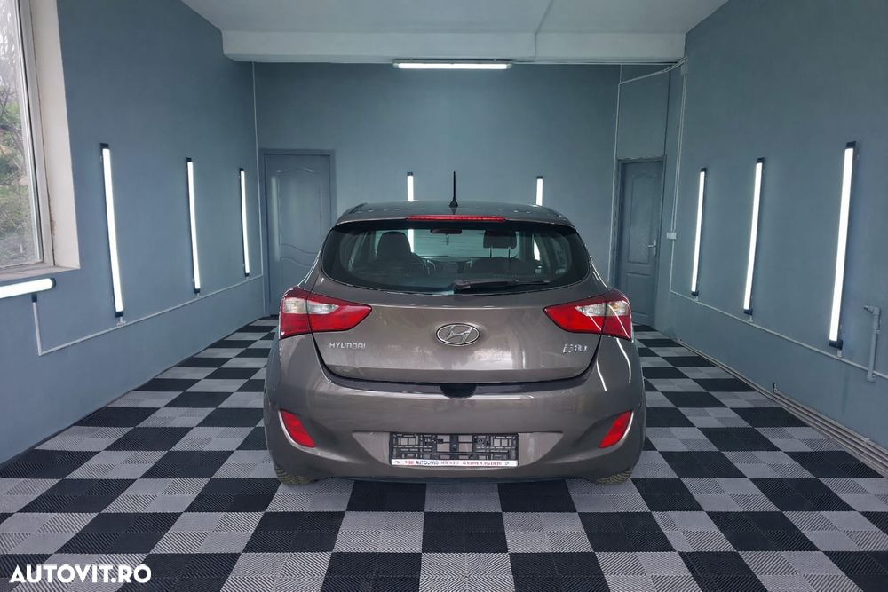 Hyundai i30 1.4 MPi Comfort+ - 11