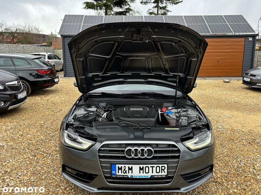 Audi A4 Avant 2.0 TDI DPF clean diesel multitronic S line Sportpaket - 12