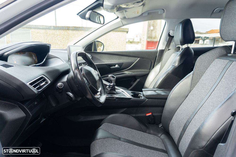 Peugeot 3008 PureTech 130 Stop & Start GPF Allure - 15