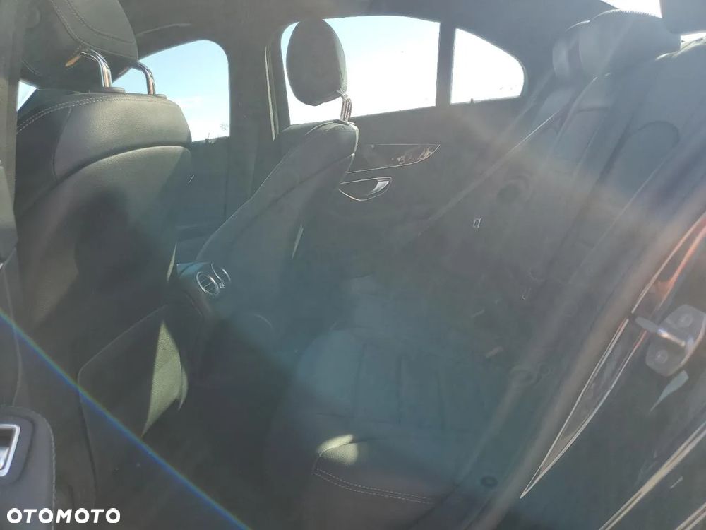 Mercedes-Benz Klasa C 300 9G-TRONIC - 9