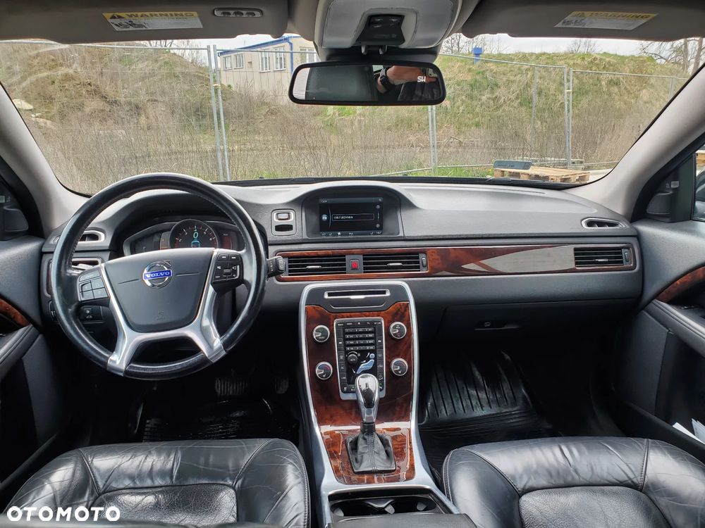 Volvo XC 70 T6 AWD Momentum - 9