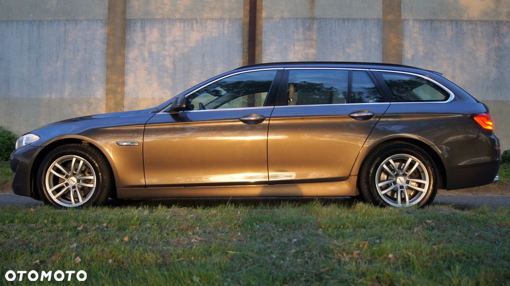 BMW Seria 5 520d - 23