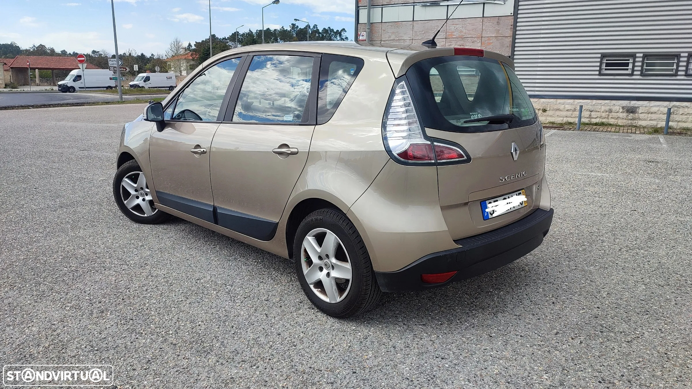 Renault Scénic 1.5 dCi Dynamique S - 2