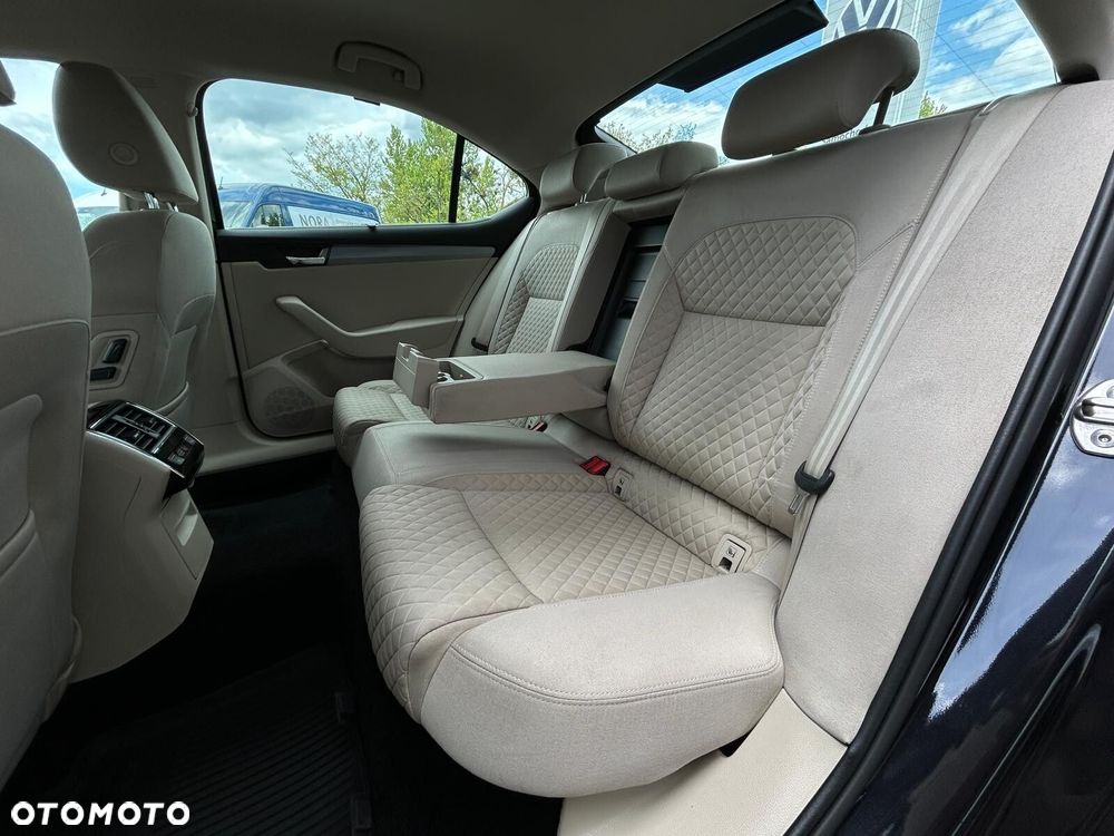 Skoda Superb 2.0 TDI SCR Style DSG - 20