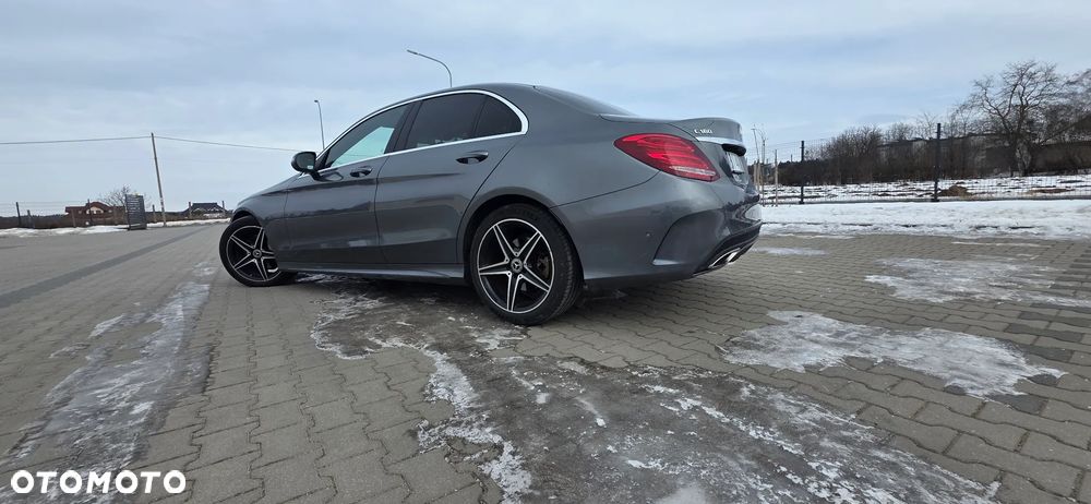 Mercedes-Benz Klasa C 180 9G-TRONIC AMG Line - 18