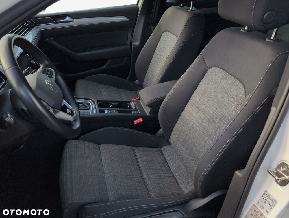 Volkswagen Passat Variant 2.0 TSI Business DSG - 16