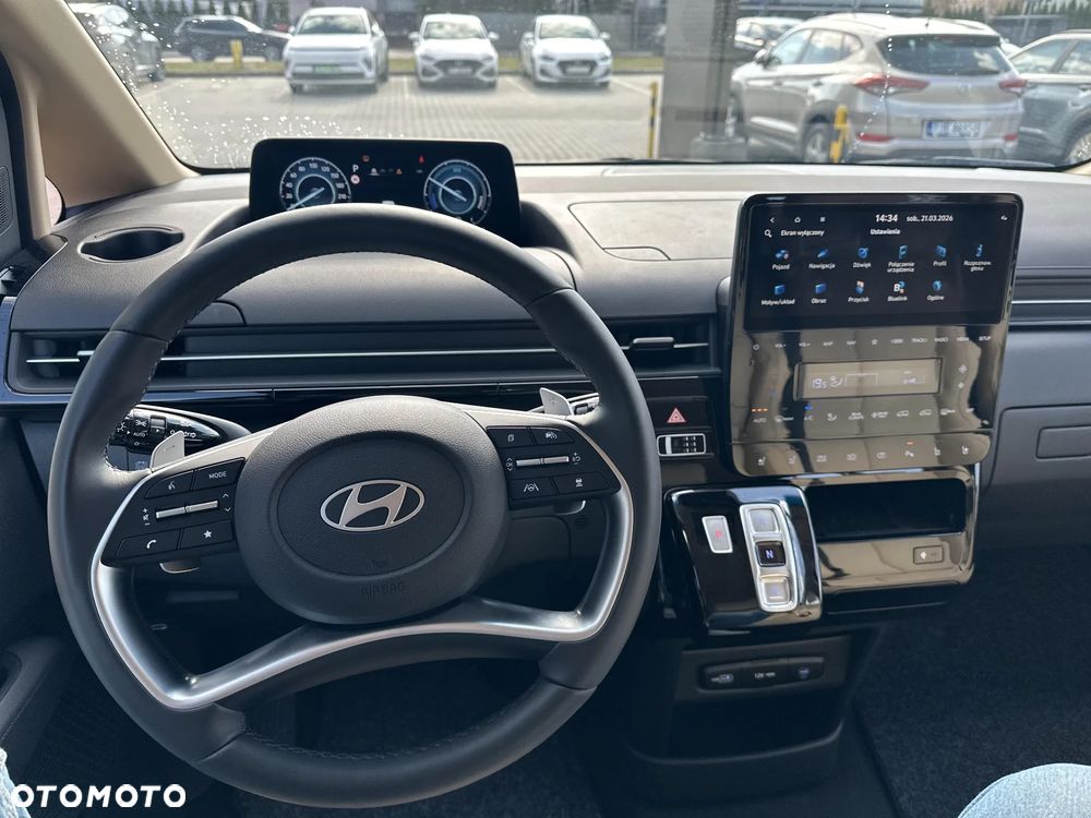 Hyundai Staria - 10