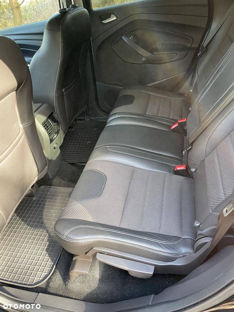 Ford Kuga 2.0 TDCi 4x4 Titanium - 6