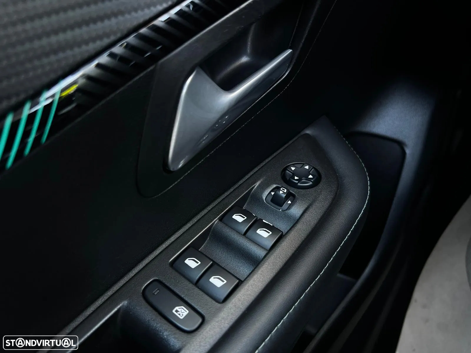 Peugeot 208 1.2 PureTech Allure Pack EAT8 - 33