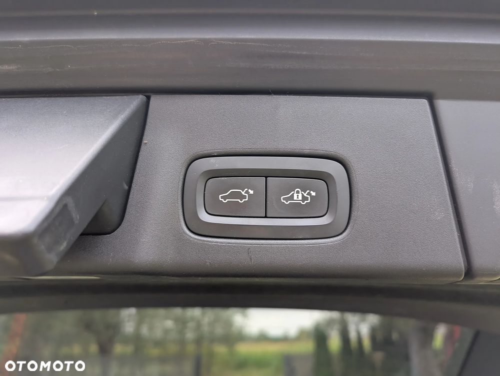 Volvo V90 Cross Country T6 AWD - 22