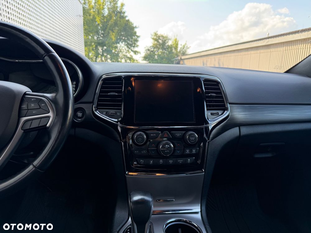 Jeep Grand Cherokee - 13