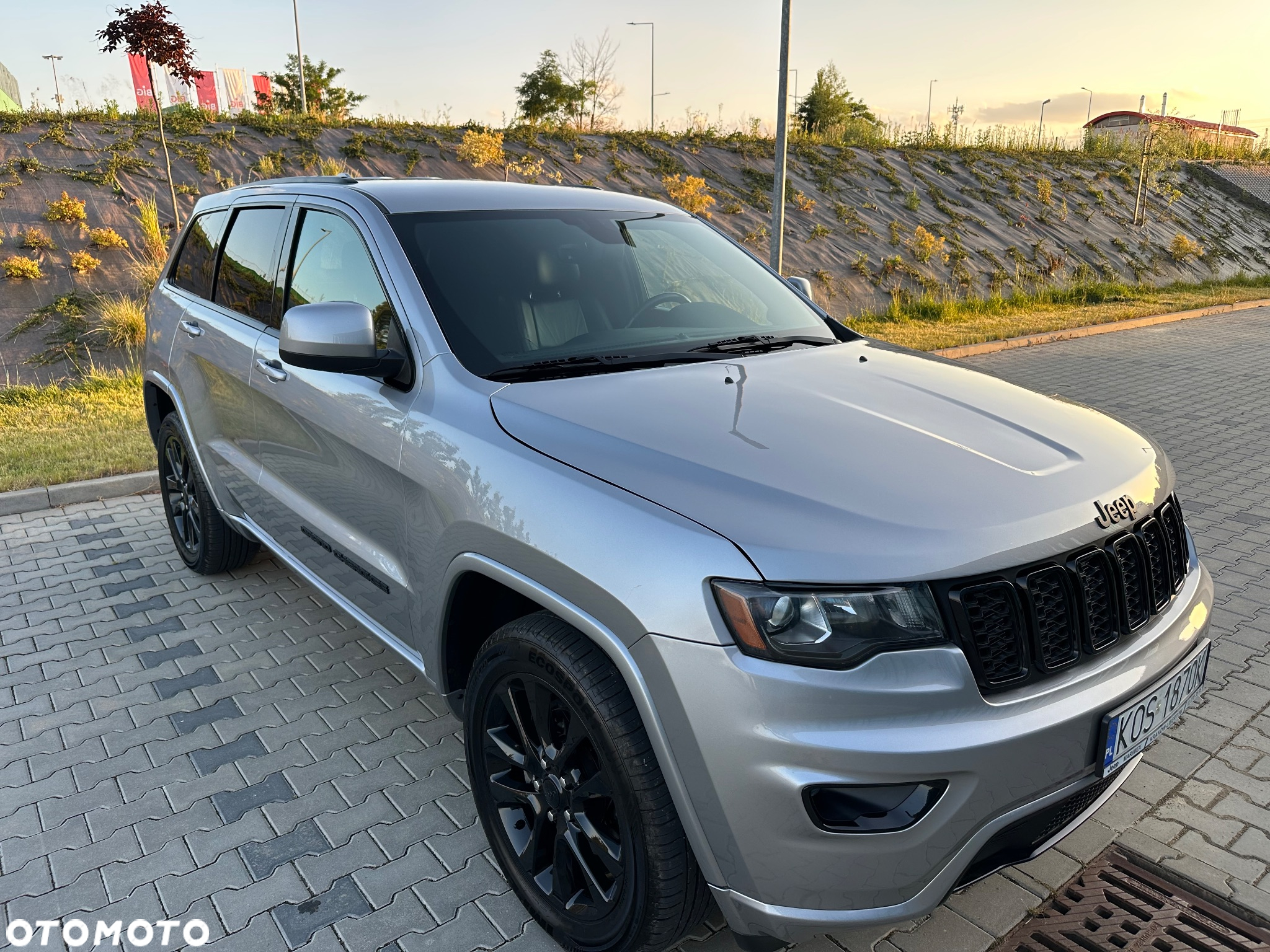 Jeep Grand Cherokee - 18