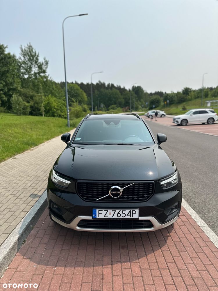 Volvo XC 40 T3 R-Design - 2