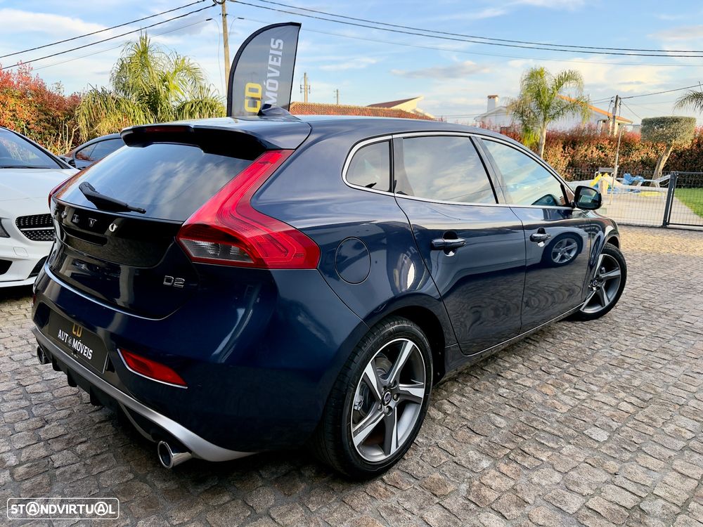 Volvo V40 D2 R Design - 17