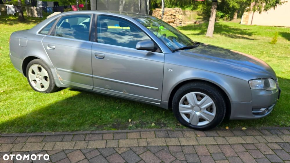 Audi A4 Limousine - 16