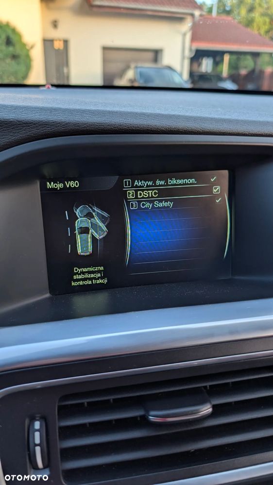 Volvo V60 D4 Drive-E R-Design Kinetic - 36