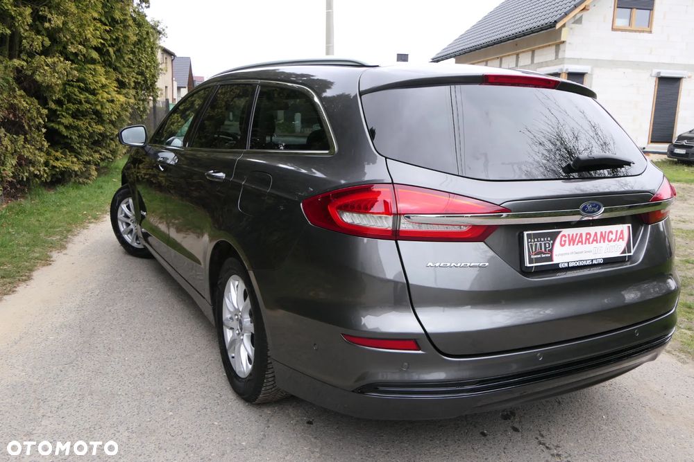 Ford Mondeo 2.0 Hybrid Trend - 11