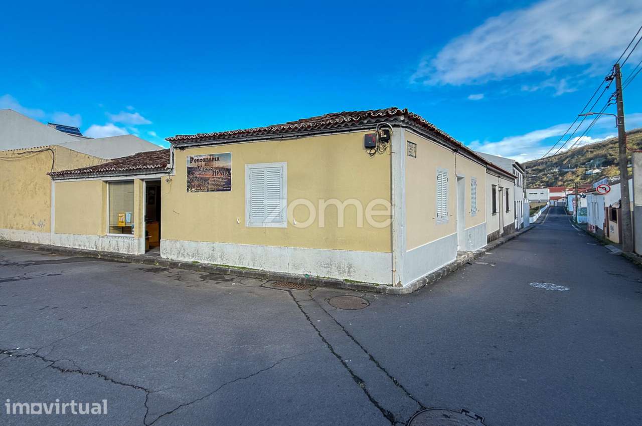 Moradia T2 com Espaço Comercial – Maia, São Miguel - Grande imagem: 3/23