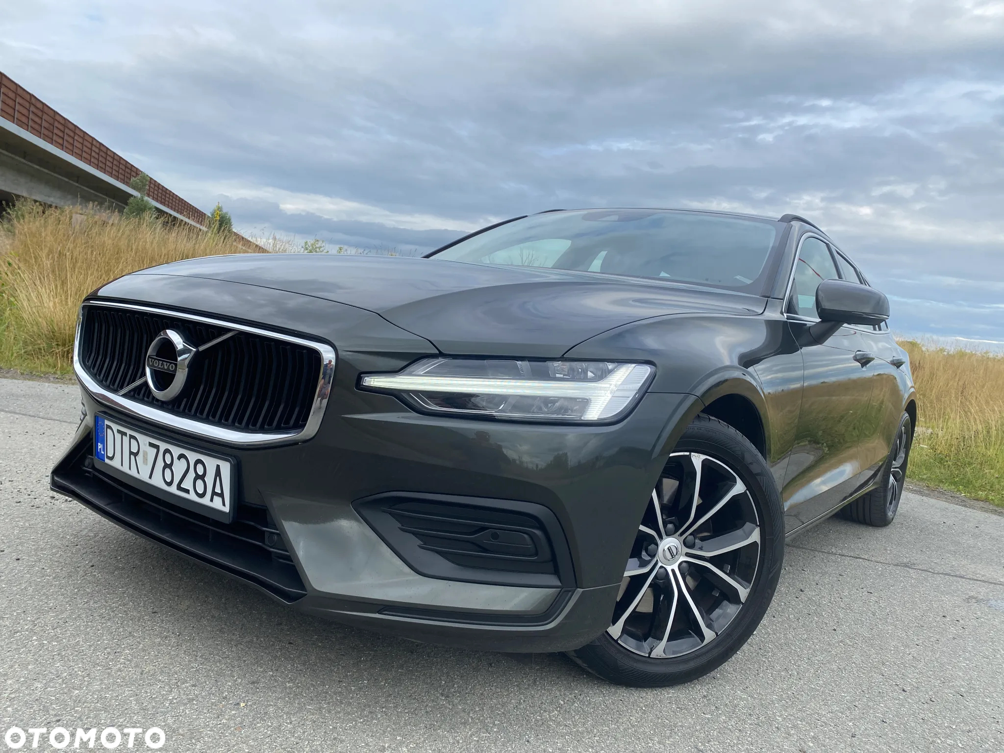 Volvo V60 B4 B Geartronic Momentum Pro - 36