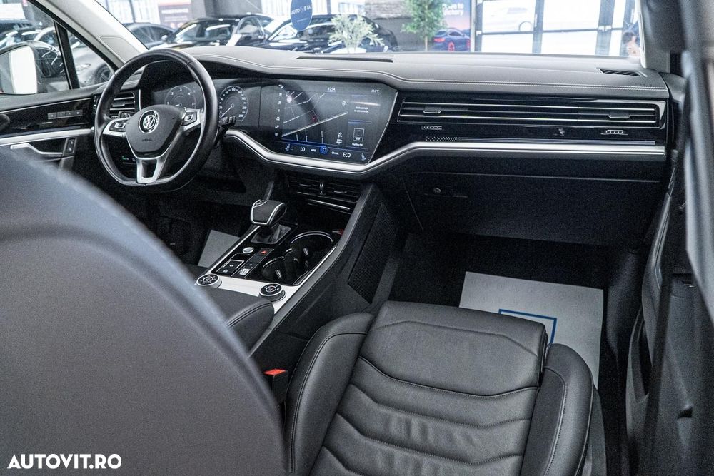 Volkswagen Touareg V6 TDI 4MOTION Elegance - 3