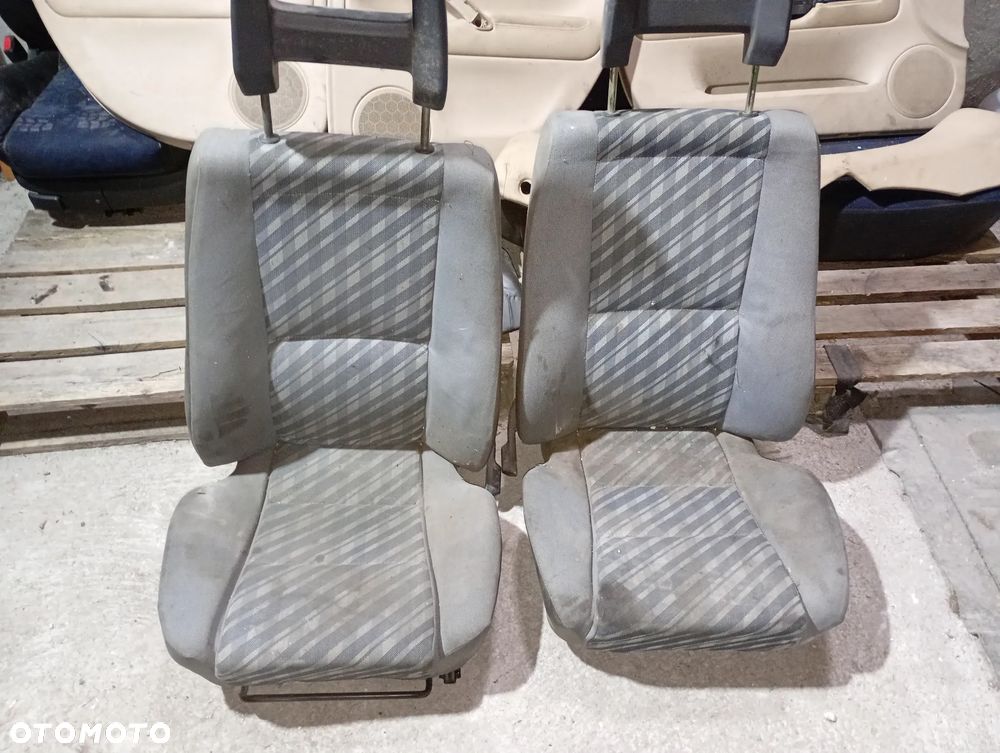 Mercedes MB100 Fotele przod org - 1