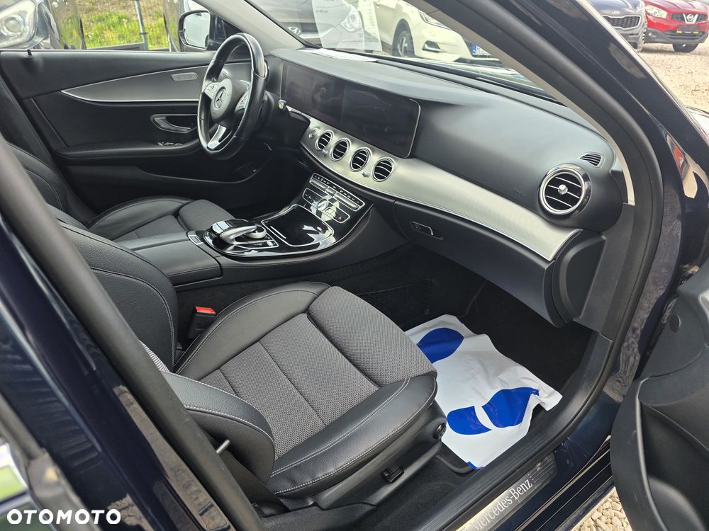 Mercedes-Benz Klasa E 200 9G-TRONIC - 17