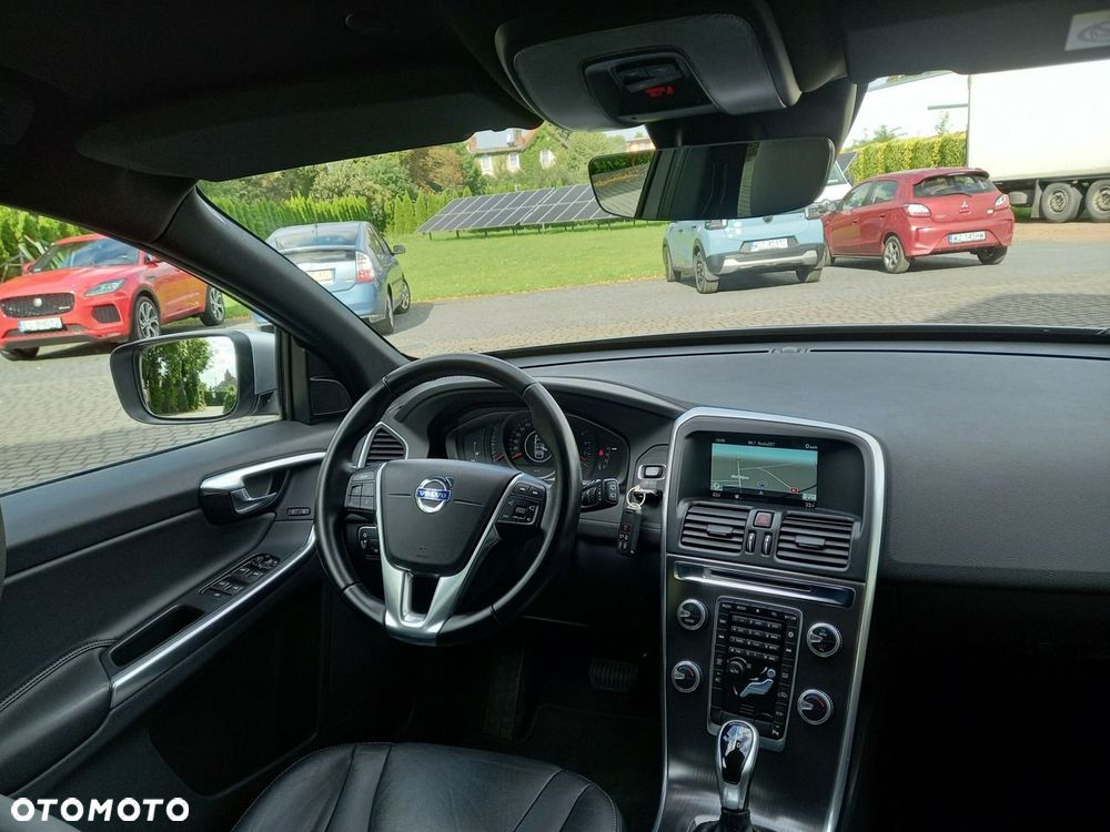 Volvo XC 60 D4 Geartronic Momentum - 25