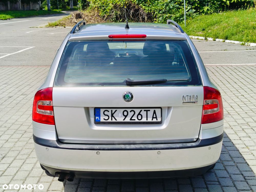 Skoda Octavia 2.0 FSI Elegance Tiptr - 10