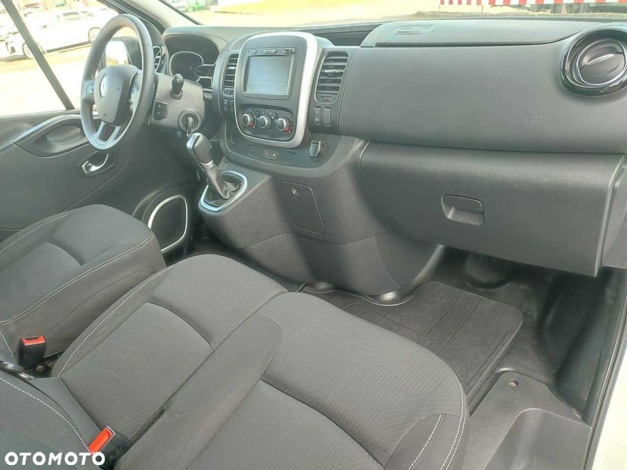 Renault Trafic Grand SpaceClass 2.0 dCi EDC - 25