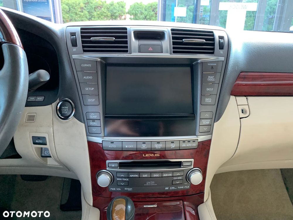 Lexus LS 460 Prestige - 17