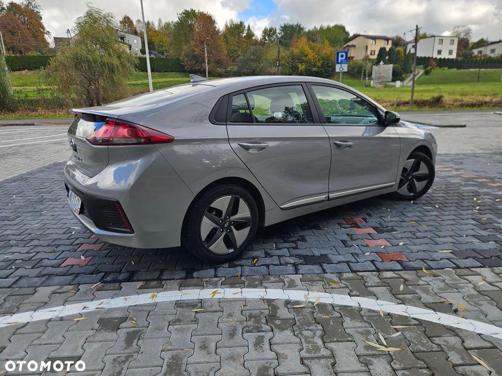 Hyundai IONIQ Hybrid Business - 6