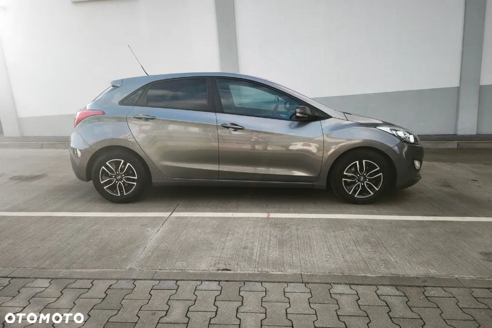 Hyundai i30 1.6 CRDi Comfort EU5 - 26