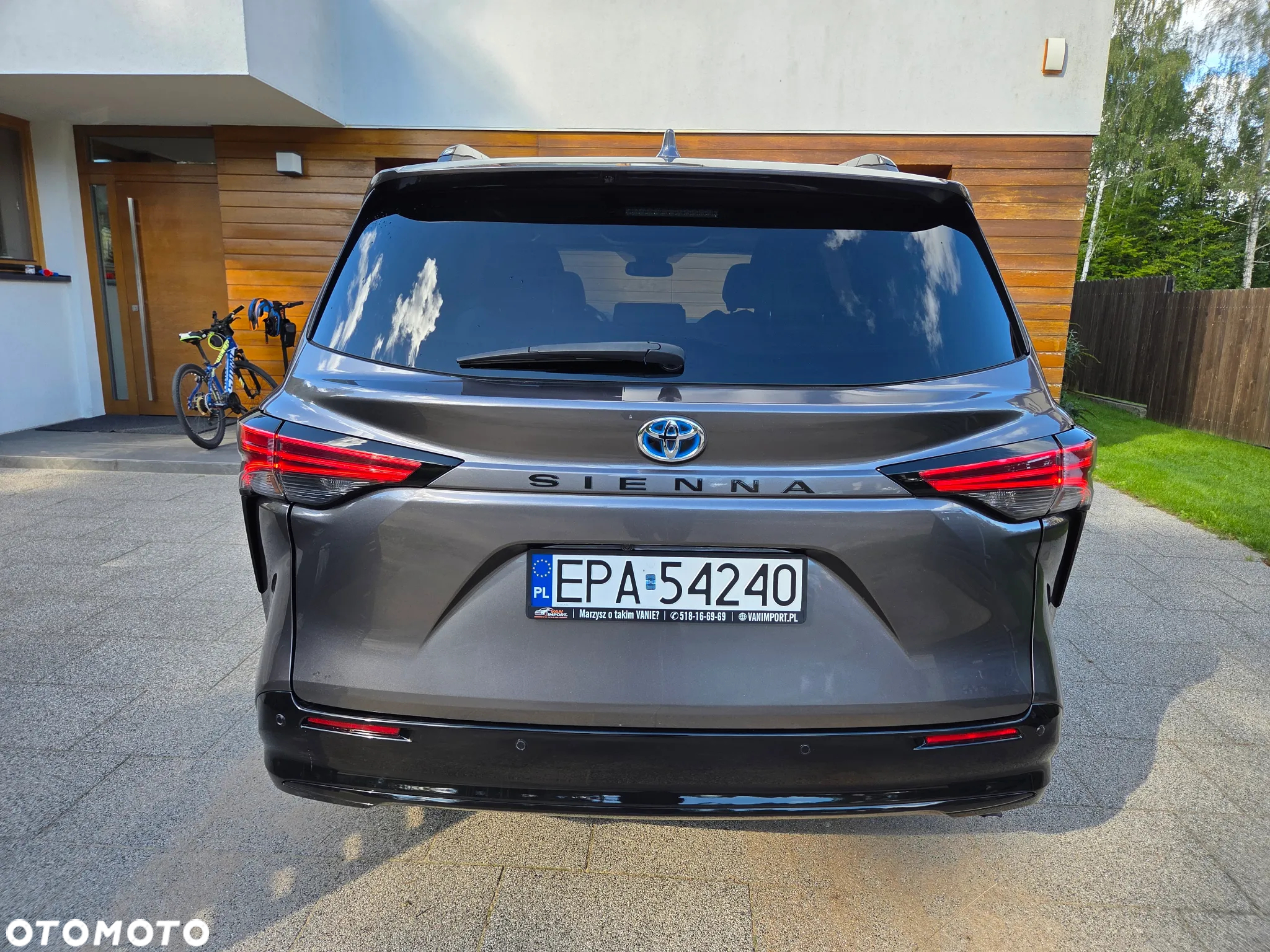 Toyota Sienna - 7