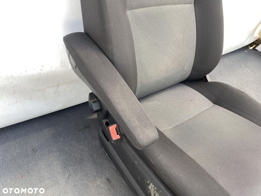 SPRINTER 906 VW CRAFTER 06- FOTEL PRZEDNI KIEROWCY LEWY Z PODŁOKIETNIKIEM - 3