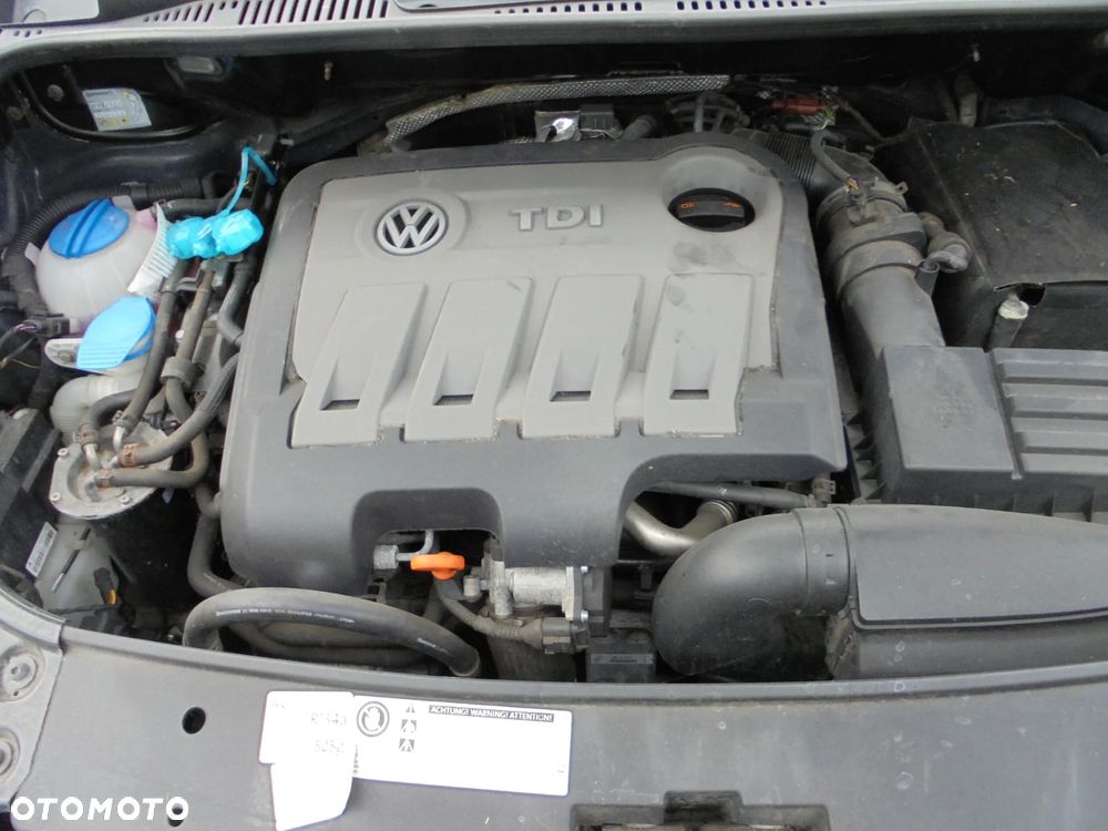 Volkswagen Touran 2.0 TDI DPF BlueMotion Technology DSG Highline - 39