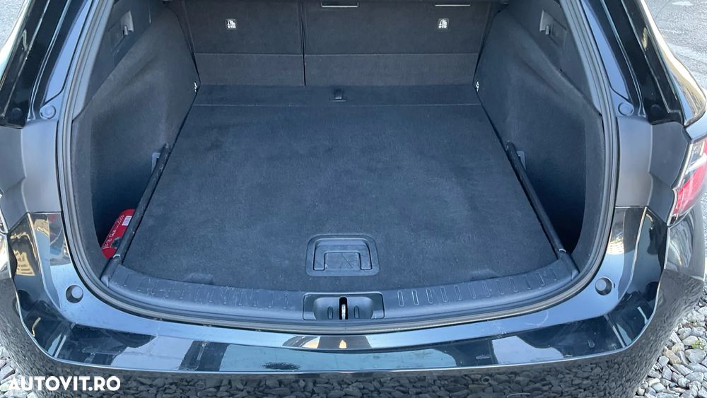 Toyota Corolla 1.8 HSD TS Dynamic - 26