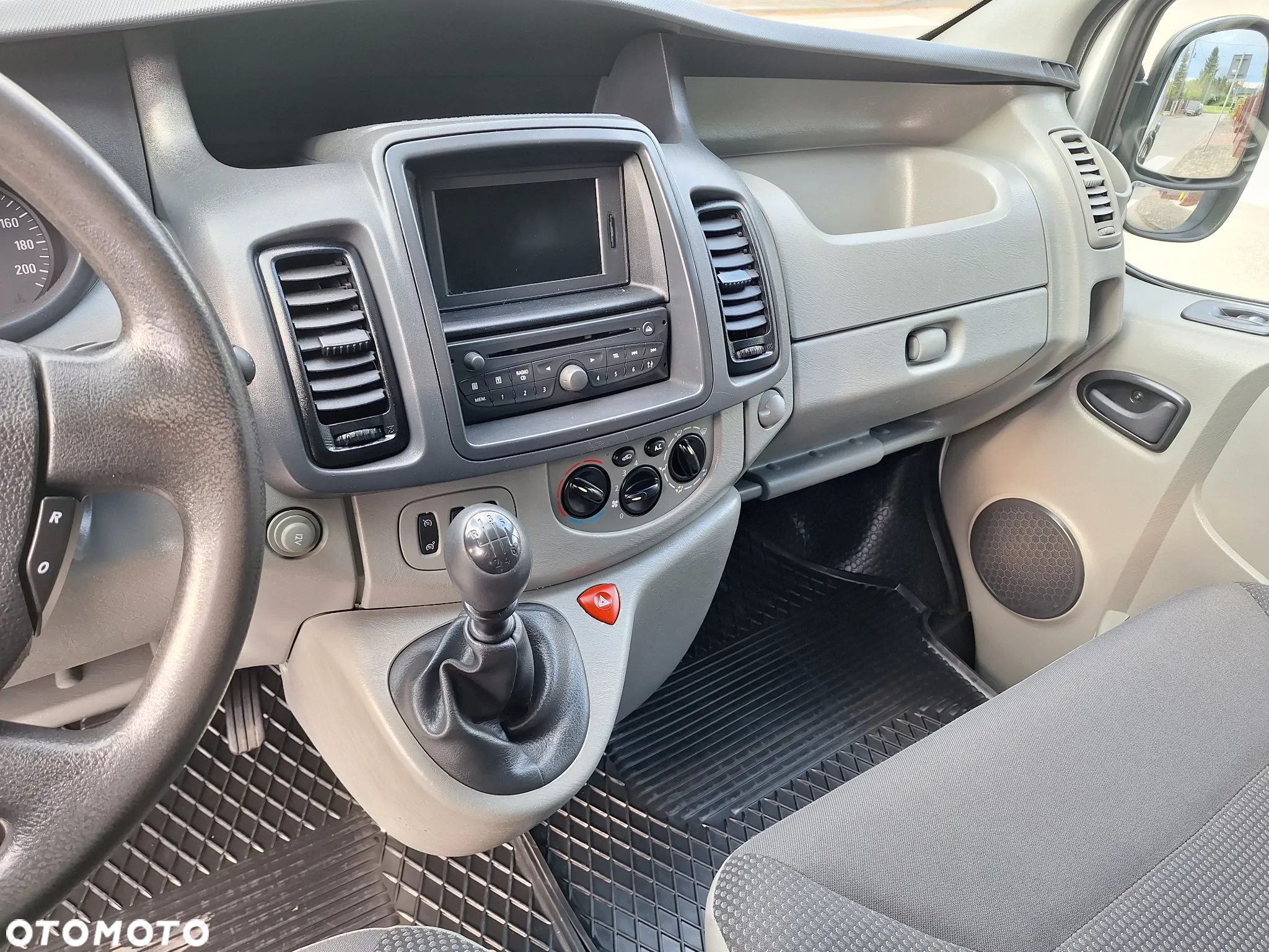 Opel Vivaro - 16