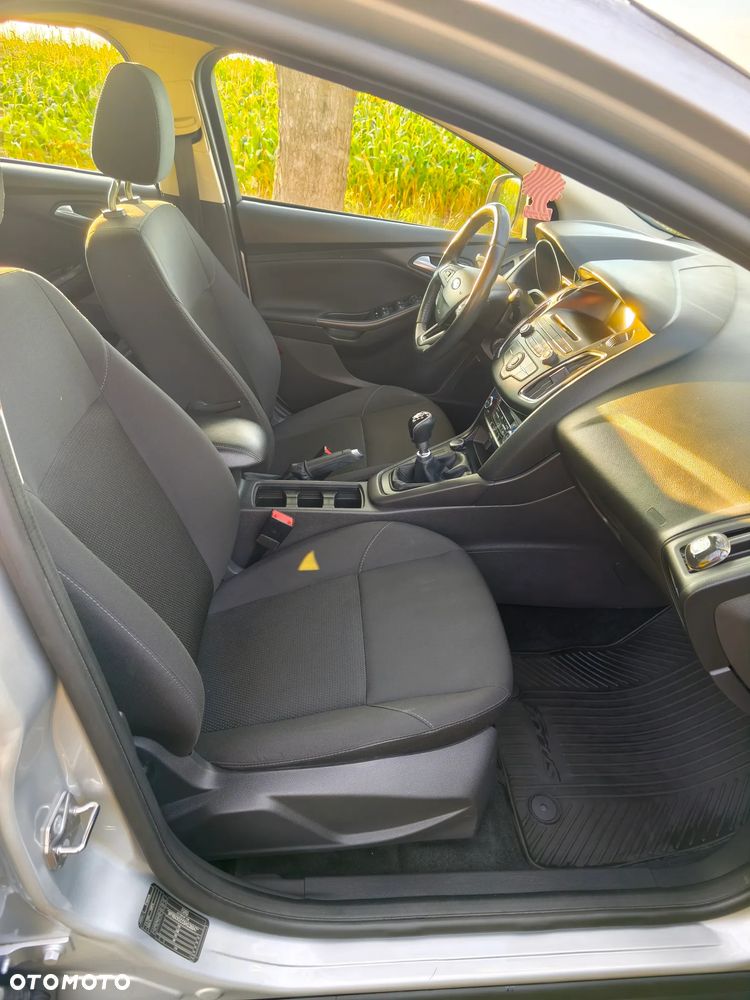 Ford Focus - 28