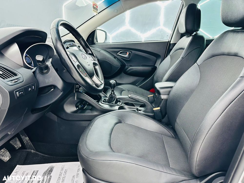 Hyundai ix35 blue 1.6 2WD Finale Silver - 13