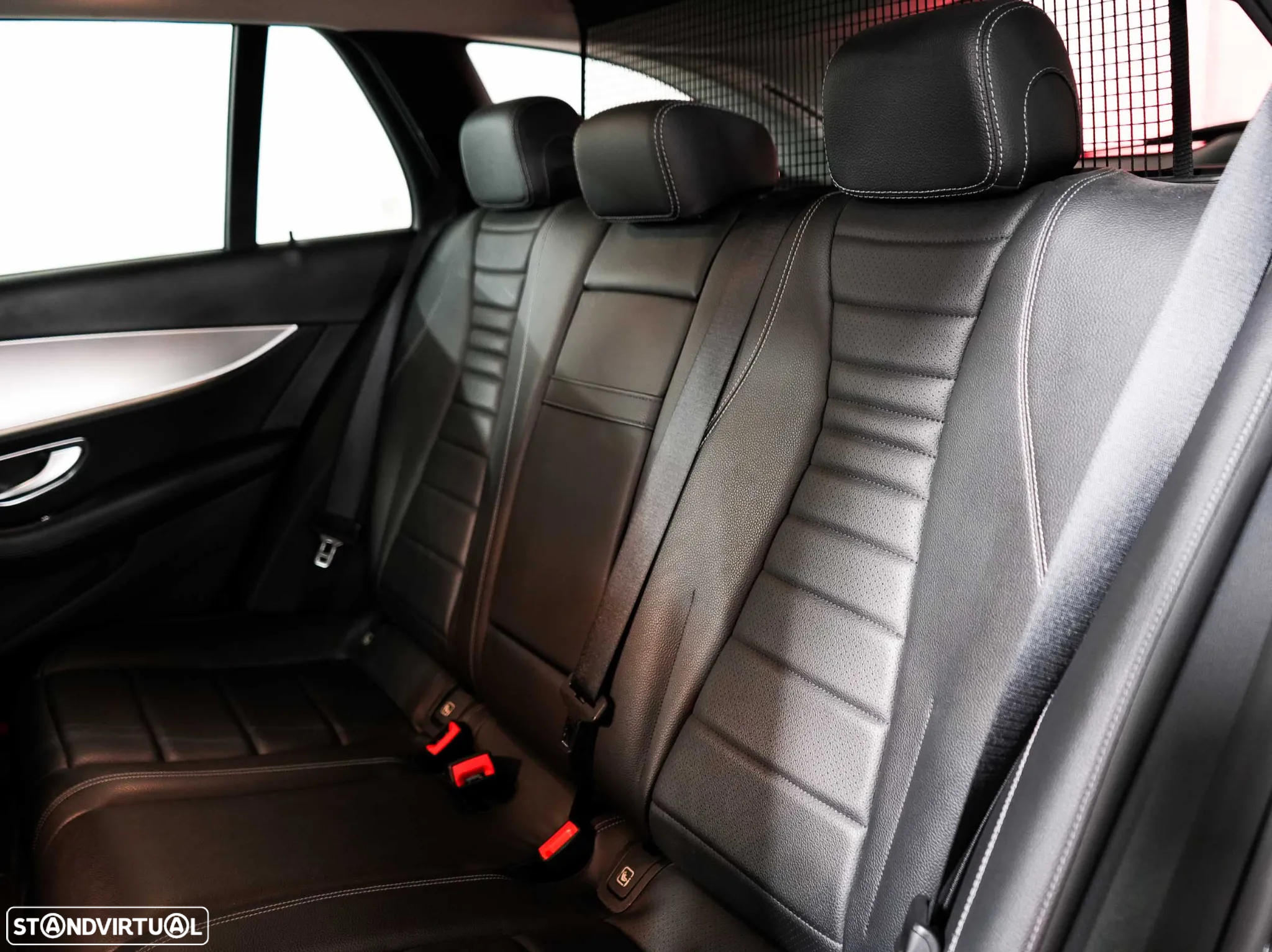 Mercedes-Benz E 220 d Avantgarde+ - 32