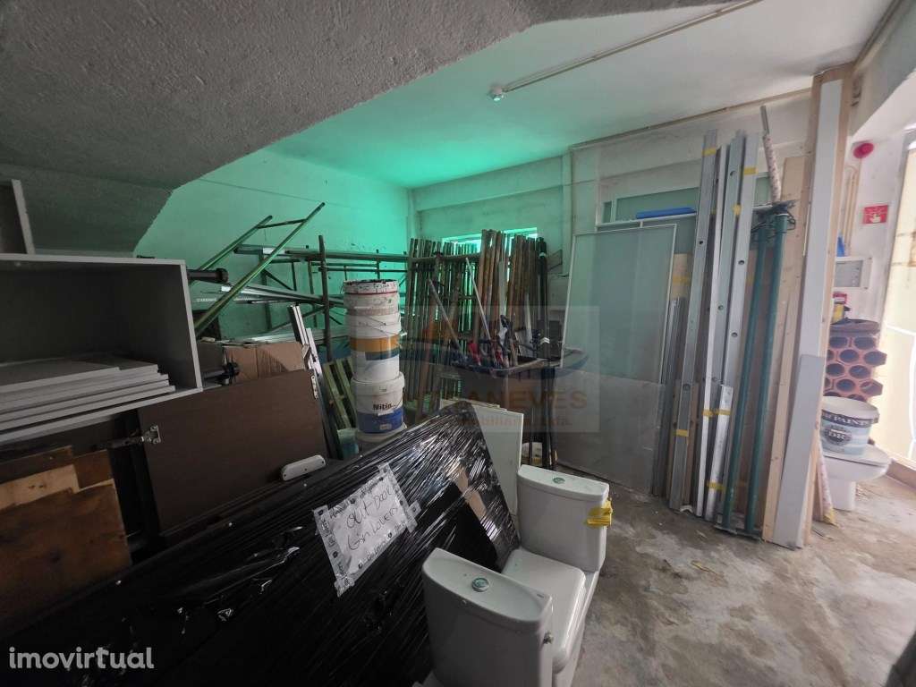 Armazém com 165 m² | Excelente Luz Natural | Próximo da Estação - Grande imagem: 5/11