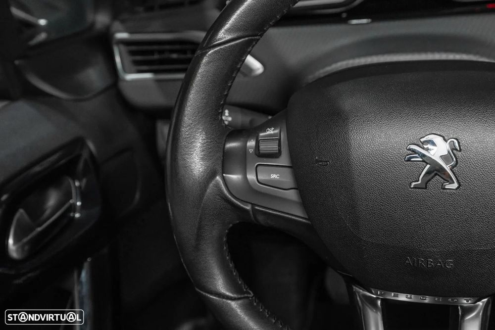 Peugeot 208 - 11