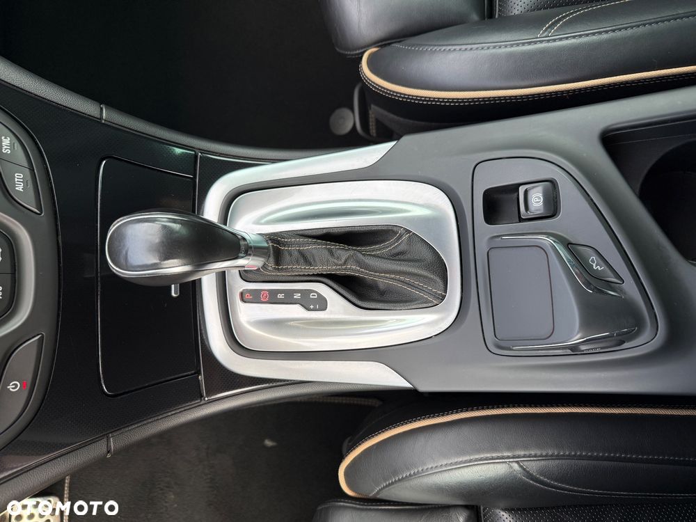 Opel Insignia 2.0 BiTurbo CDTI 4x4 Business Innovation - 19