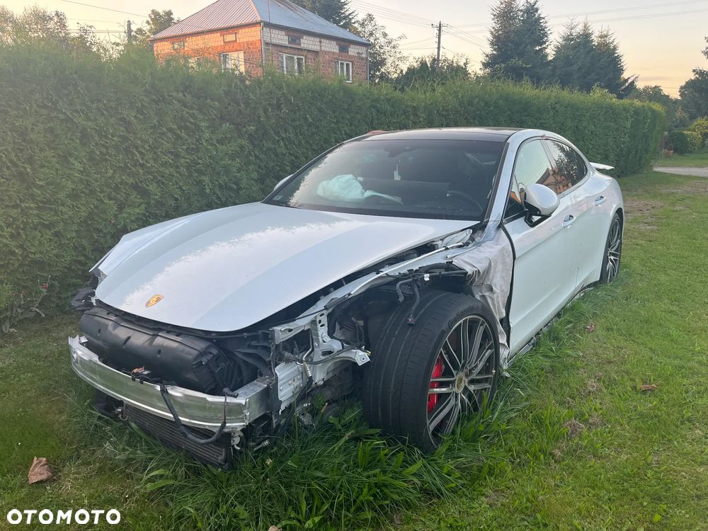Porsche Panamera Turbo - 10