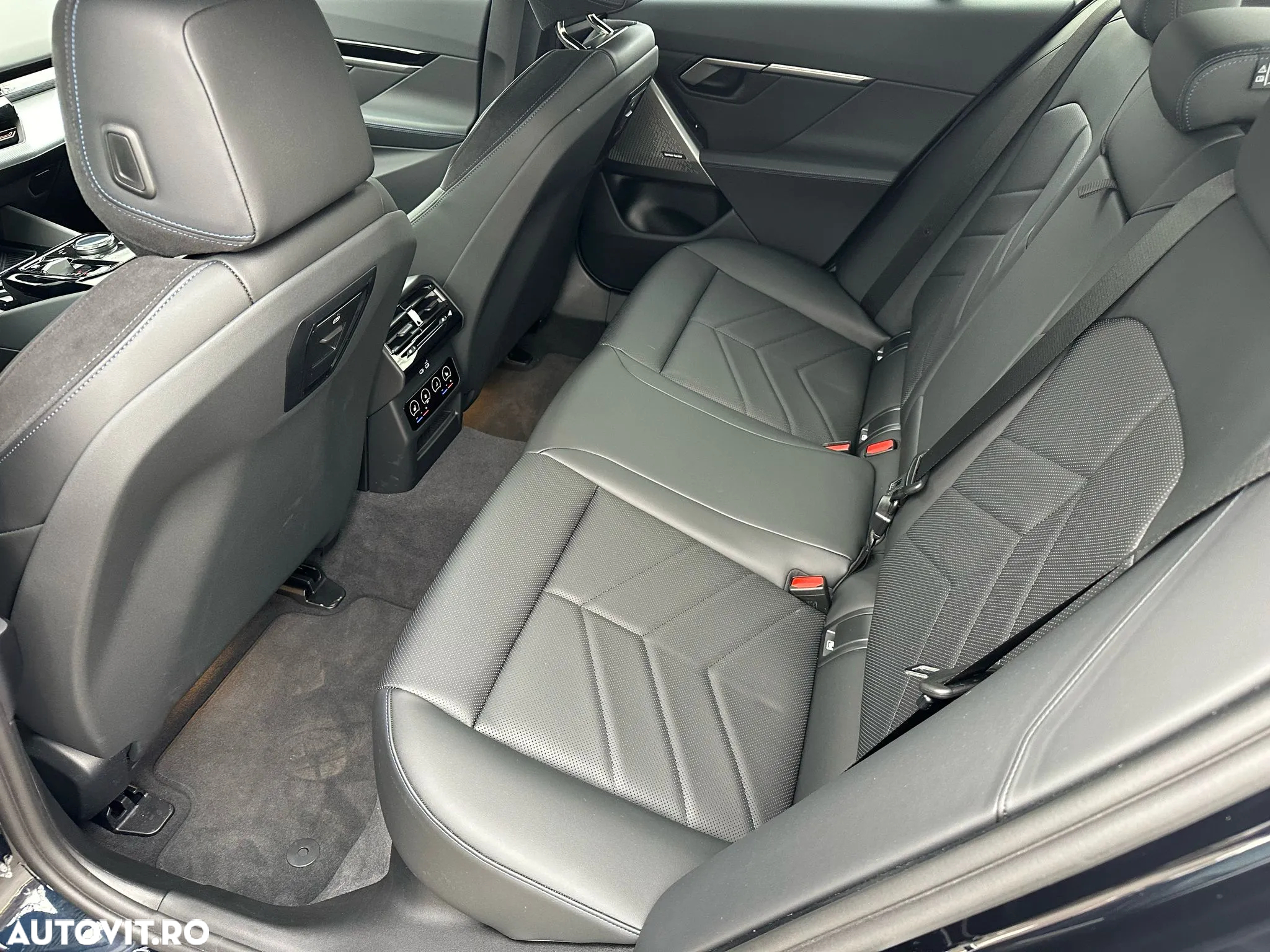 BMW Seria 5 520i Aut. - 12