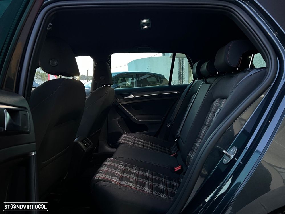VW Golf 2.0 TSI GTI DSG Performance - 30