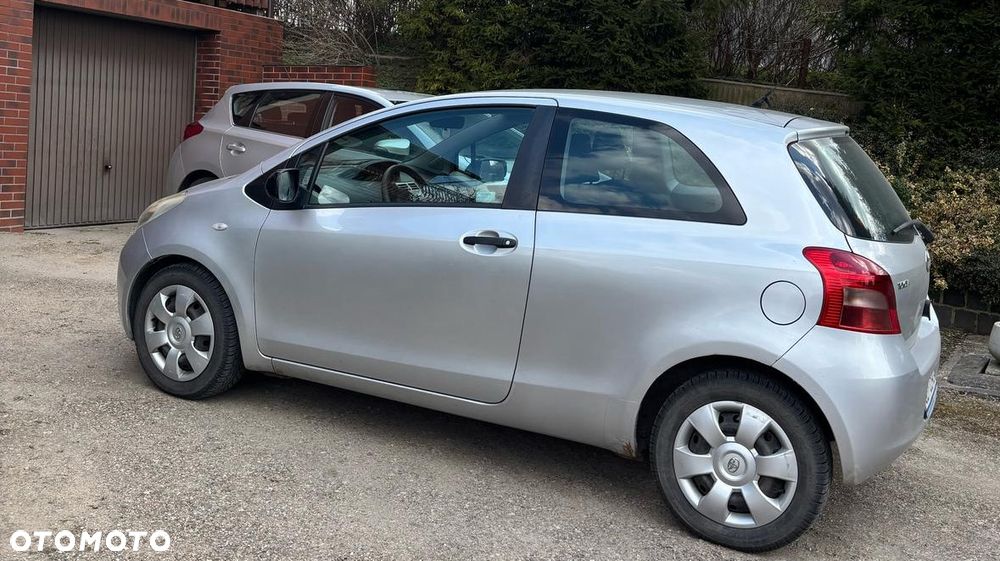 Toyota Yaris - 8