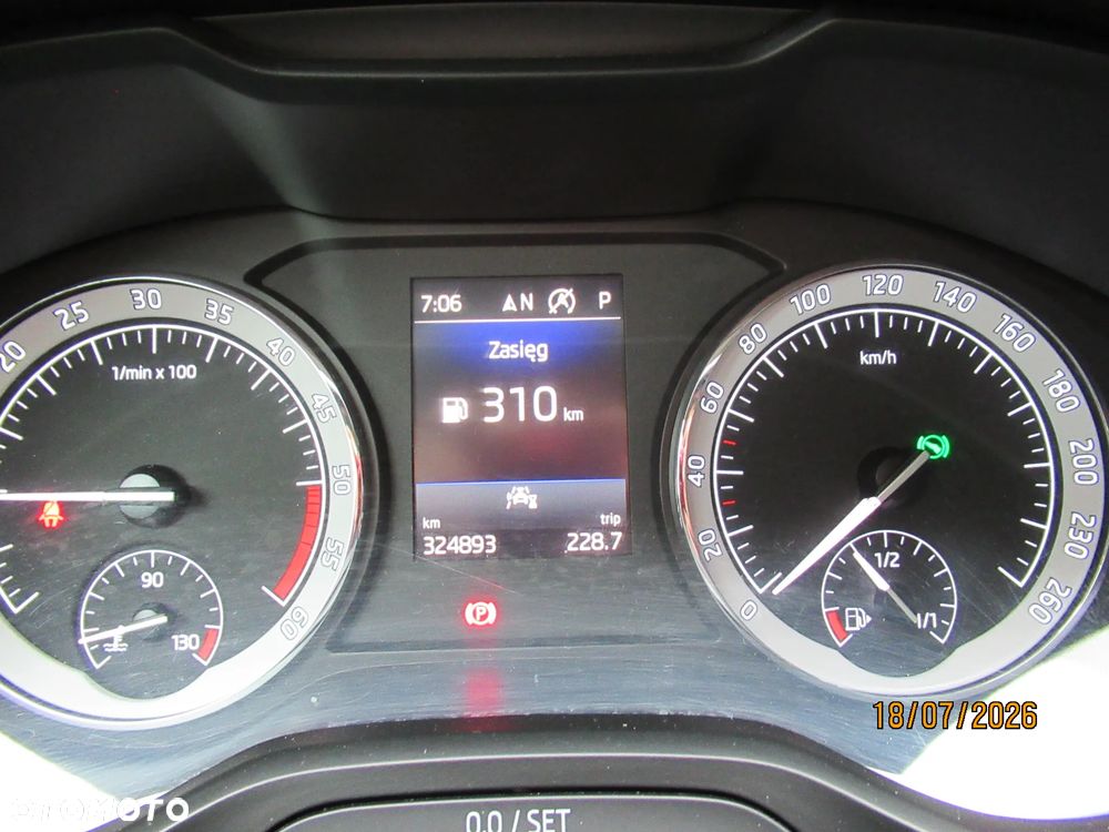 Skoda Karoq 2.0 TDI SCR 4x4 Style DSG - 18