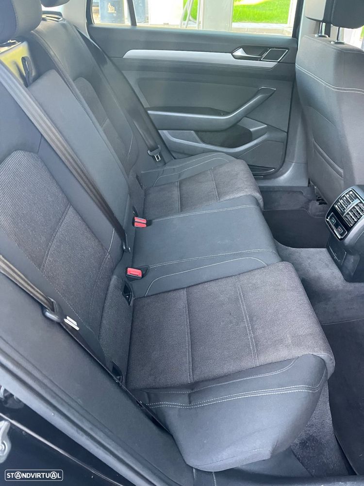 VW Passat Variant - 9