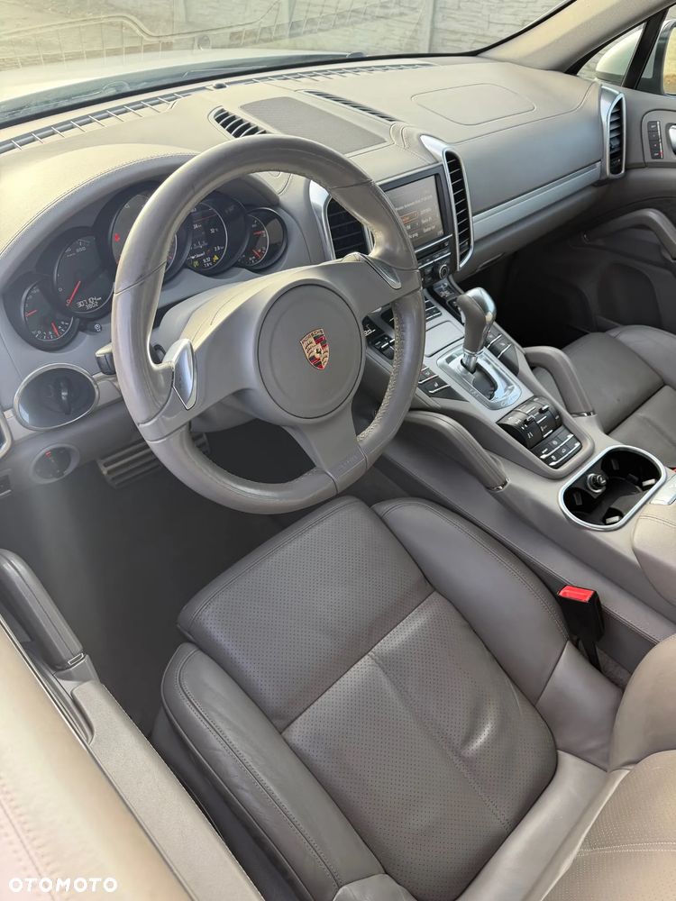 Porsche Cayenne - 5